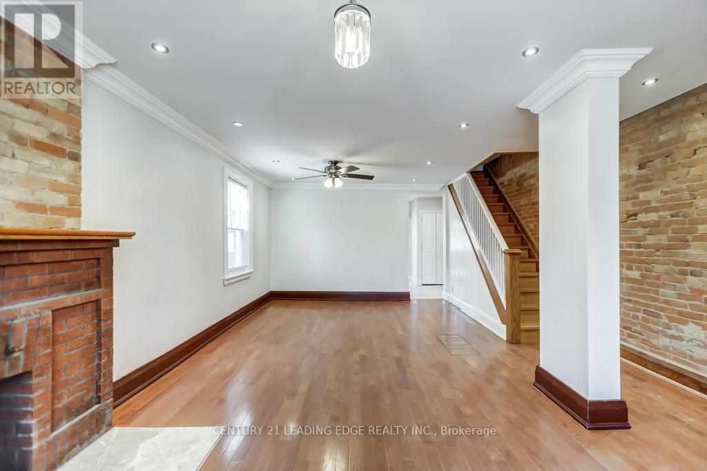 26 Grandville Avenue, Toronto, Ontario  M6N 4T9 - Photo 5 - W13216574