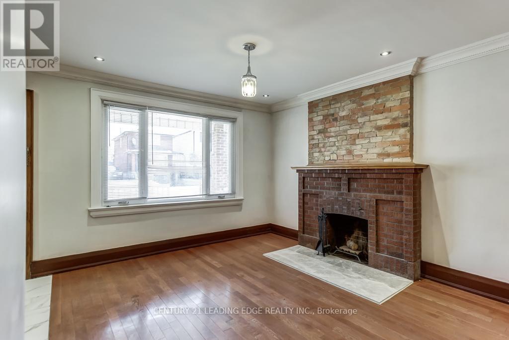26 Grandville Avenue, Toronto, Ontario  M6N 4T9 - Photo 8 - W13216574