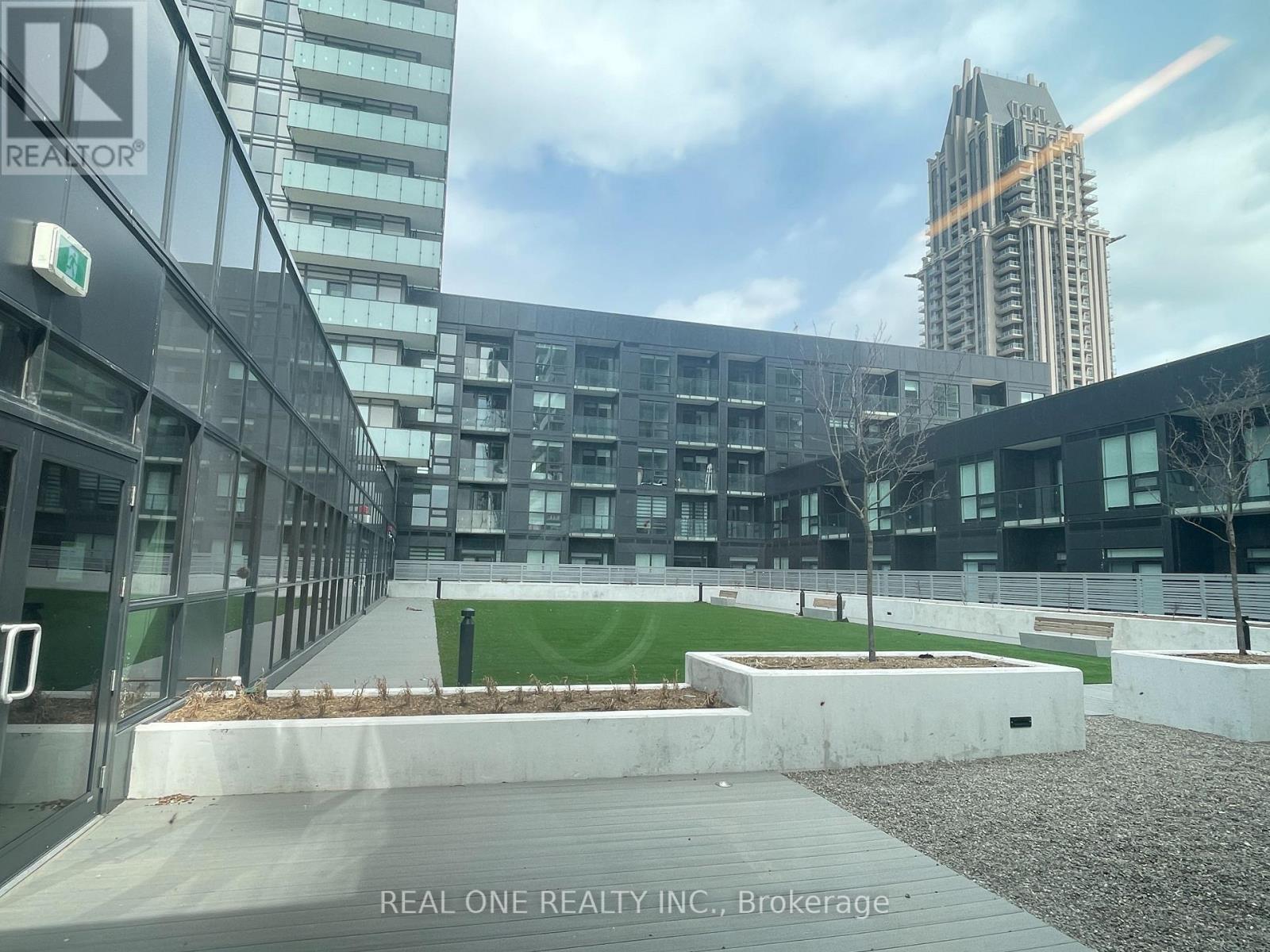 2208 - 430 Square One Drive, Mississauga, Ontario  L5B 0L6 - Photo 4 - W13216578
