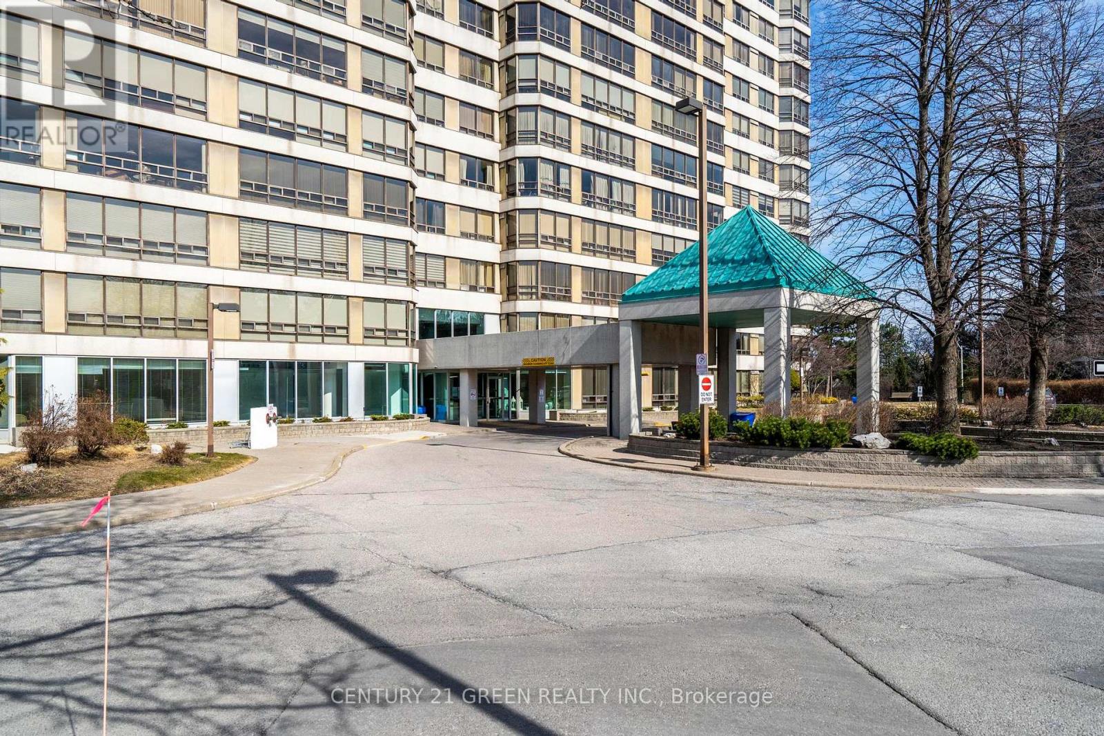 712 - 310 Mill Street S, Brampton, Ontario  L6Y 3B1 - Photo 2 - W13216610