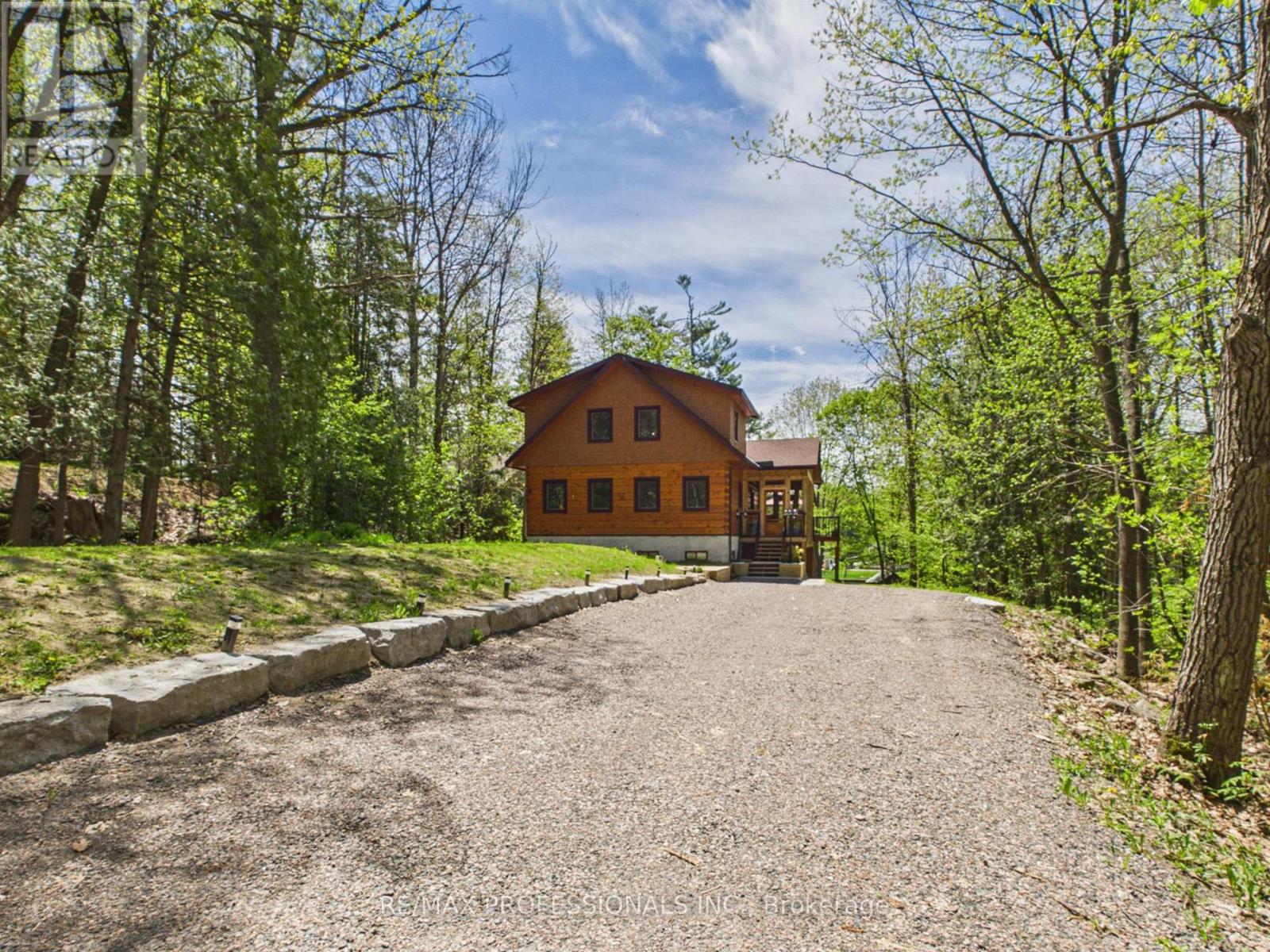 1048 Bagley Road, Gravenhurst, Ontario  P0E 1N0 - Photo 2 - X13216514