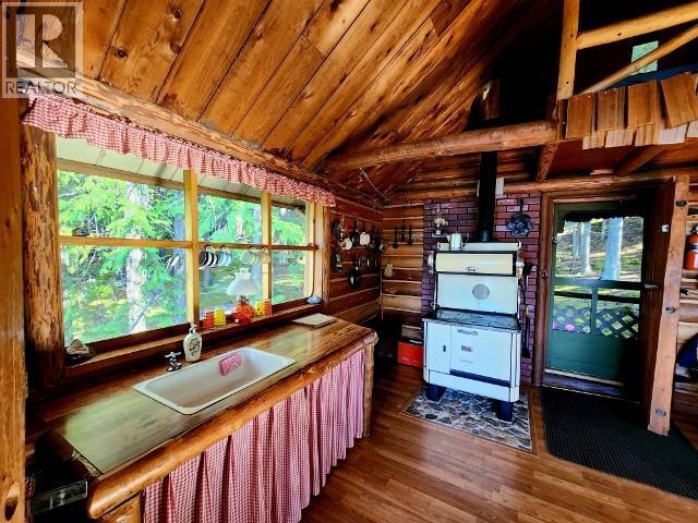 412 Old Sicamous Road, Sicamous, British Columbia  V1E 2Y2 - Photo 14 - 10388419