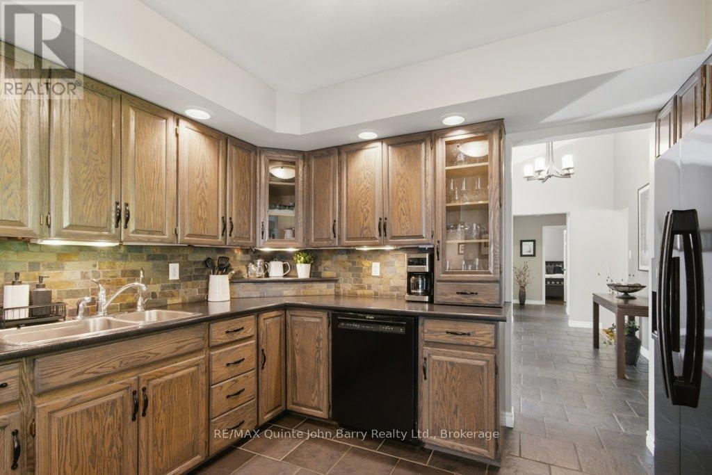 256 Colonial Drive, Quinte West, Ontario  K8V 0M9 - Photo 13 - X13216692