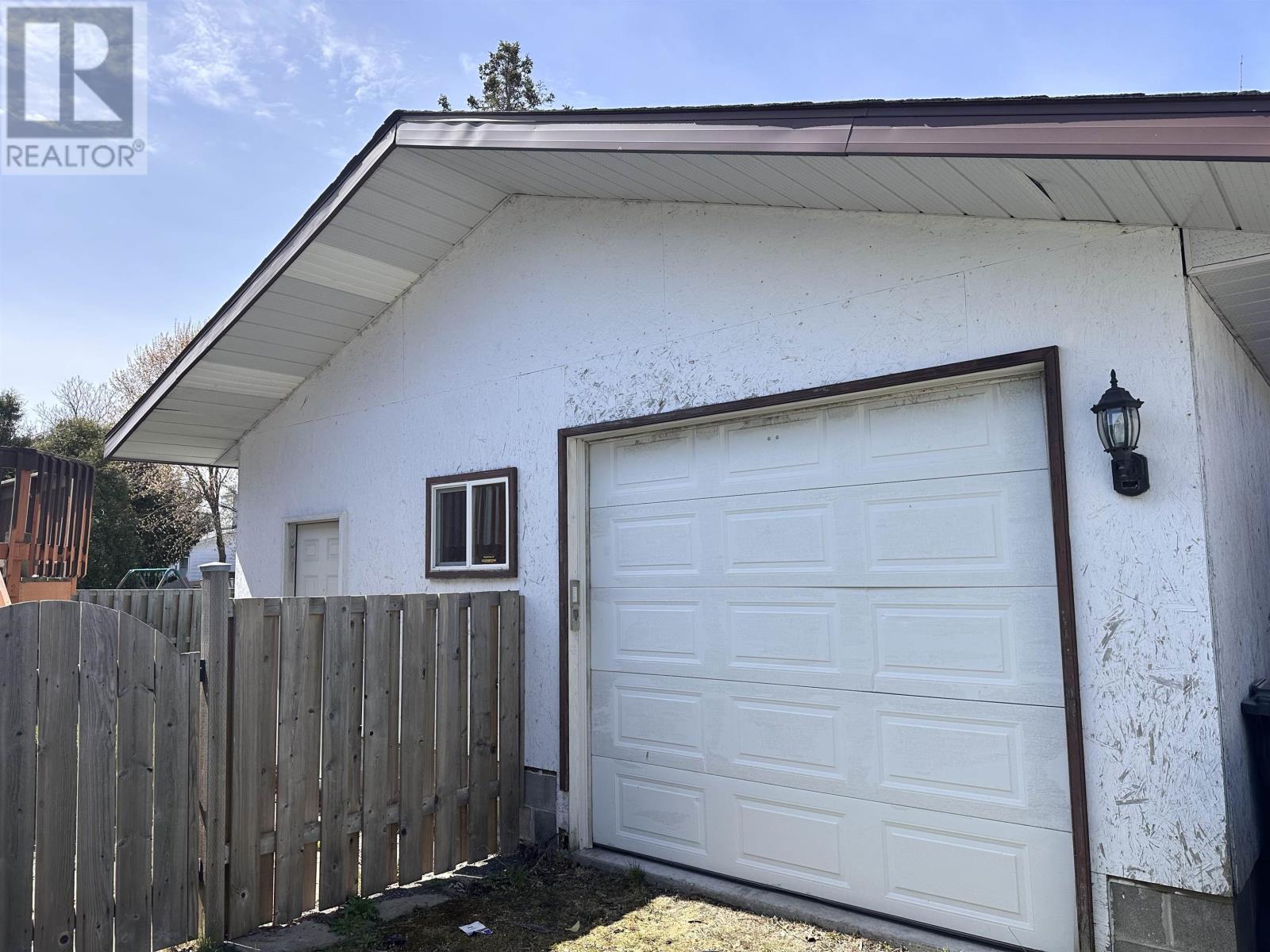 423 Brittany Drive, Thunder Bay, Ontario  P7B 5P3 - Photo 2 - TB2601260