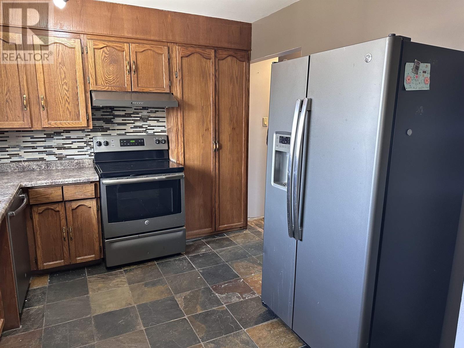 423 Brittany Drive, Thunder Bay, Ontario  P7B 5P3 - Photo 6 - TB2601260