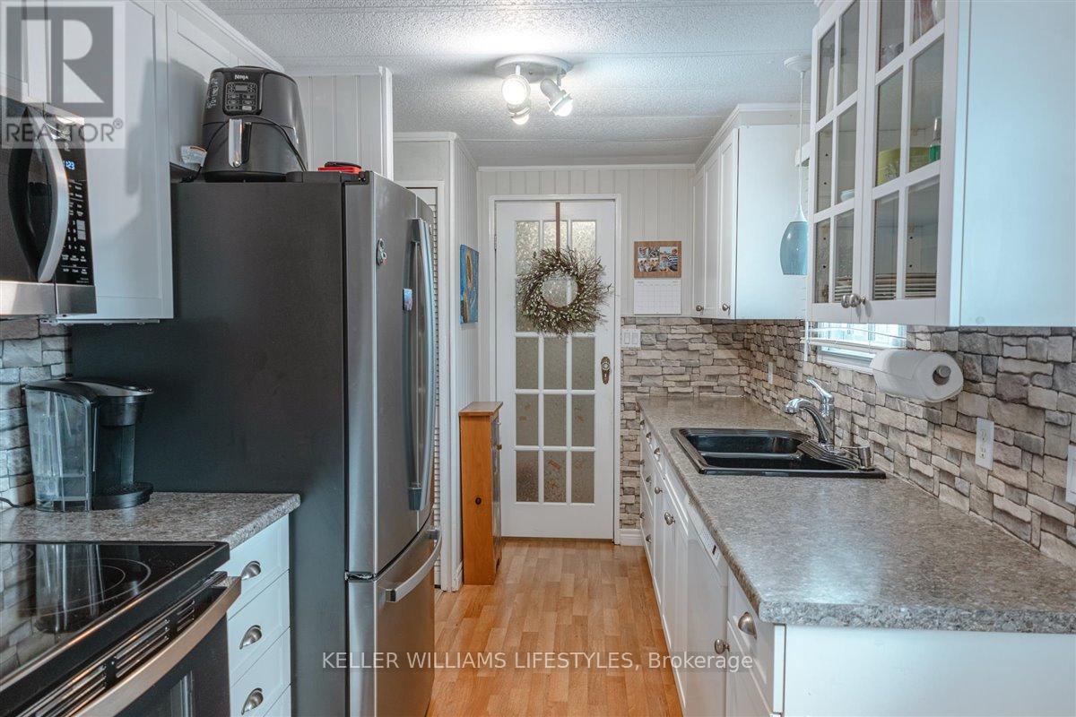 239 Southwind Court, South Huron, Ontario  N0M 1T0 - Photo 16 - X13215972