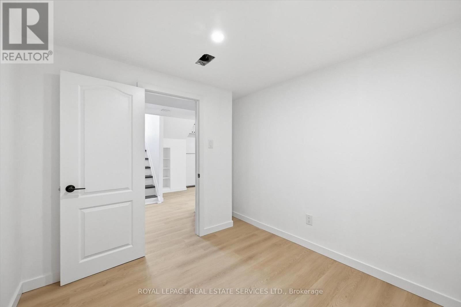 Lower - 6 Greening Court, Hamilton, Ontario  L9H 1G9 - Photo 13 - X13216586