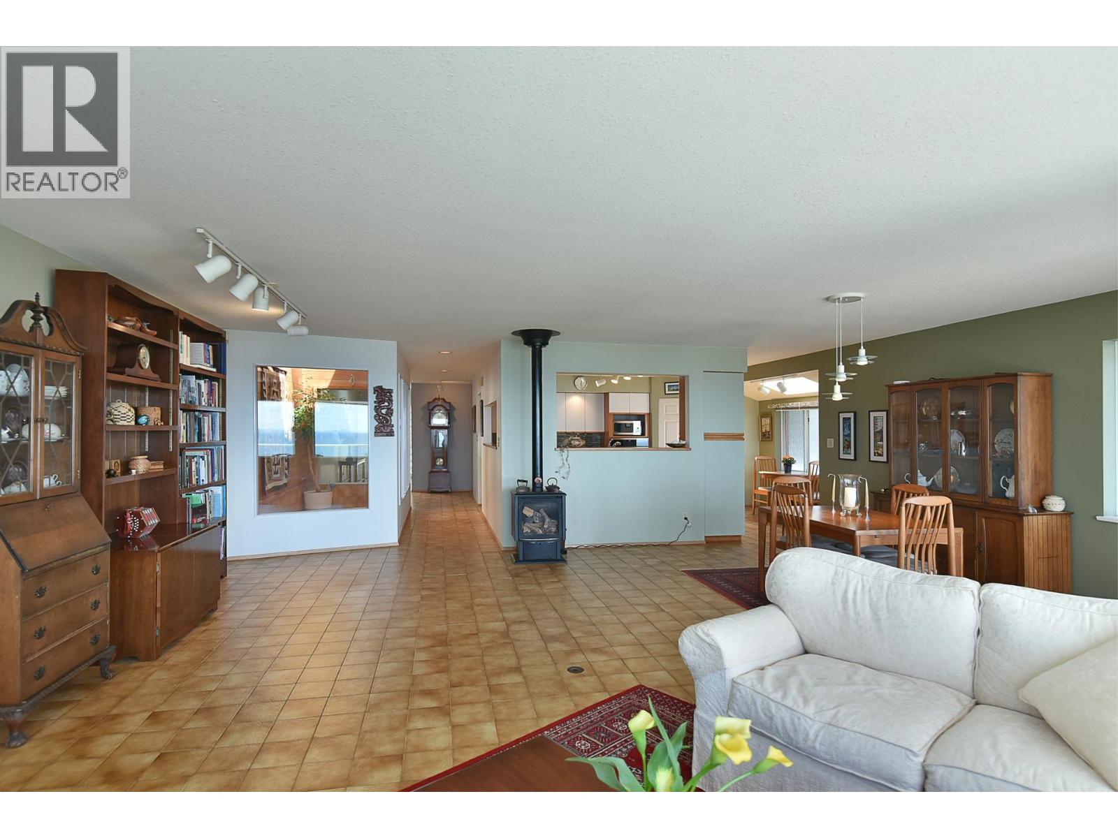 2755-2757 Lower Road, Roberts Creek, British Columbia  V0N 2W4 - Photo 5 - R3129803