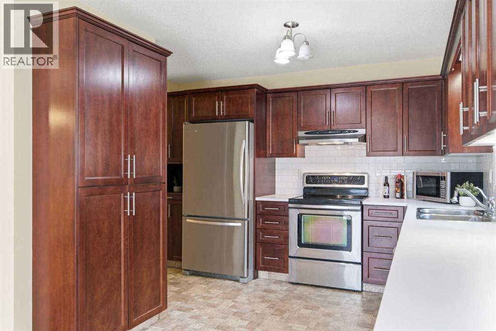 34 Vandoos Gardens Nw, Calgary, Alberta  T3A 4W4 - Photo 12 - A2310190