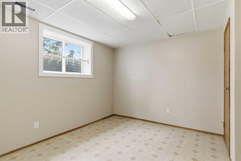 34 Vandoos Gardens Nw, Calgary, Alberta  T3A 4W4 - Photo 33 - A2310190