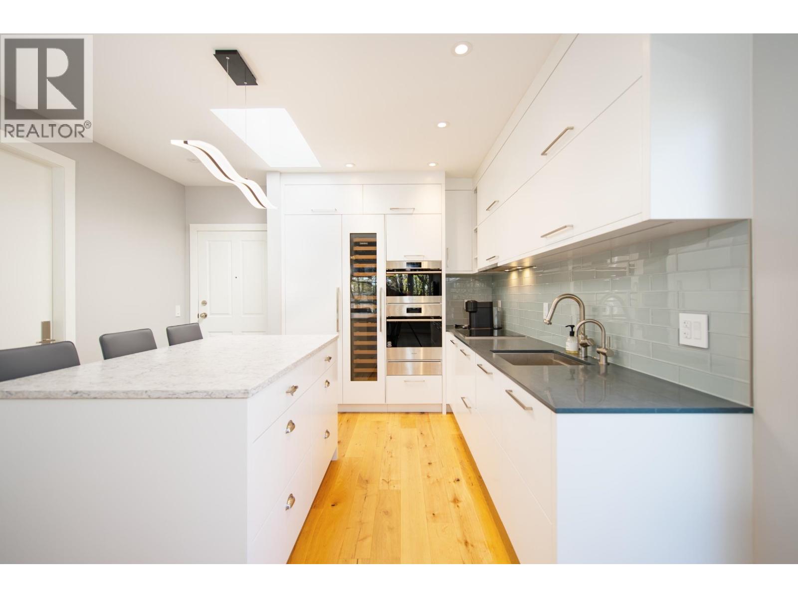 410 2755 Maple Street, Vancouver, British Columbia  V6J 5K1 - Photo 2 - R3129806