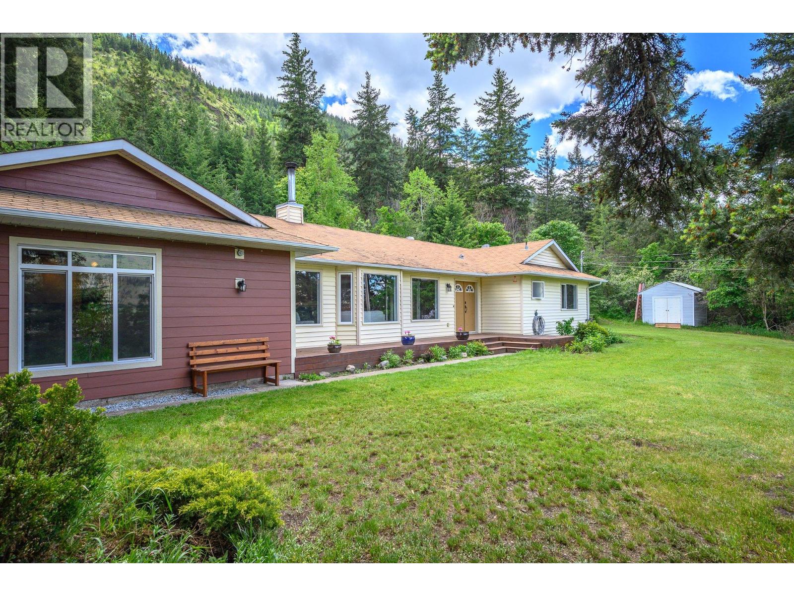 6960 Brewer Road, Coldstream, British Columbia  V1B 3H2 - Photo 2 - 10388136