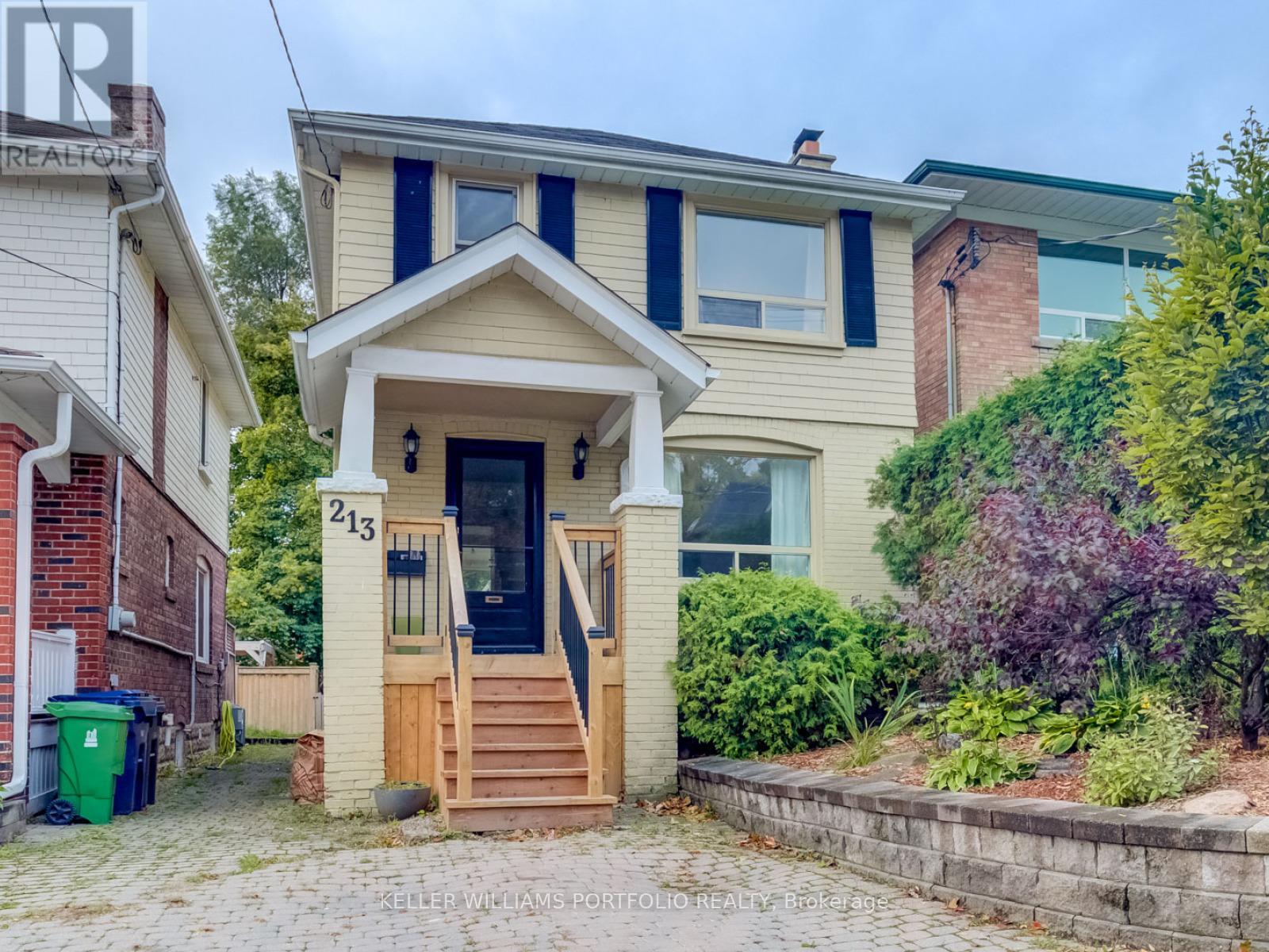 213 ERSKINE AVENUE, Toronto, Ontario