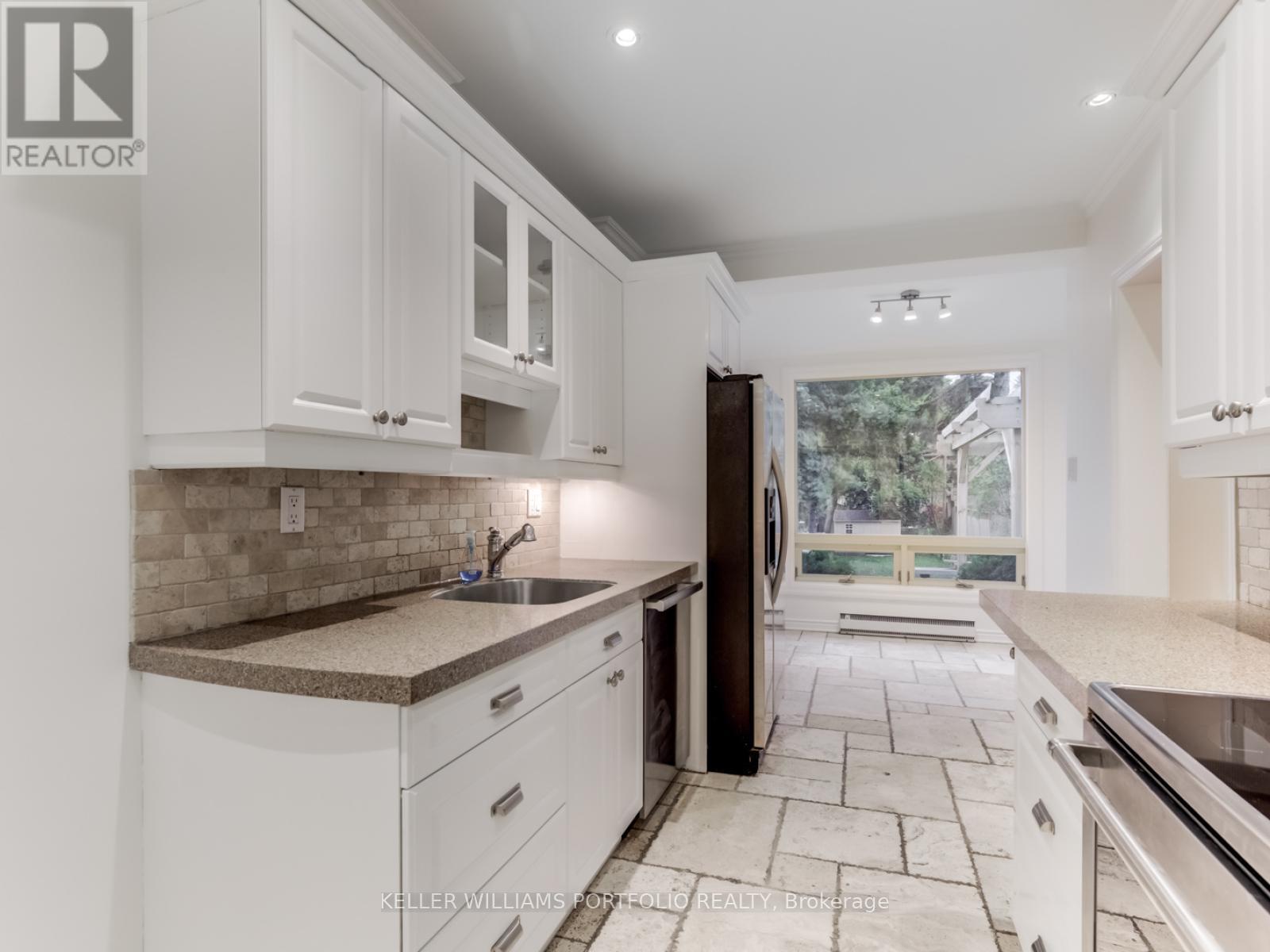 213 Erskine Avenue, Toronto, Ontario  M4P 1Z5 - Photo 10 - C13216696