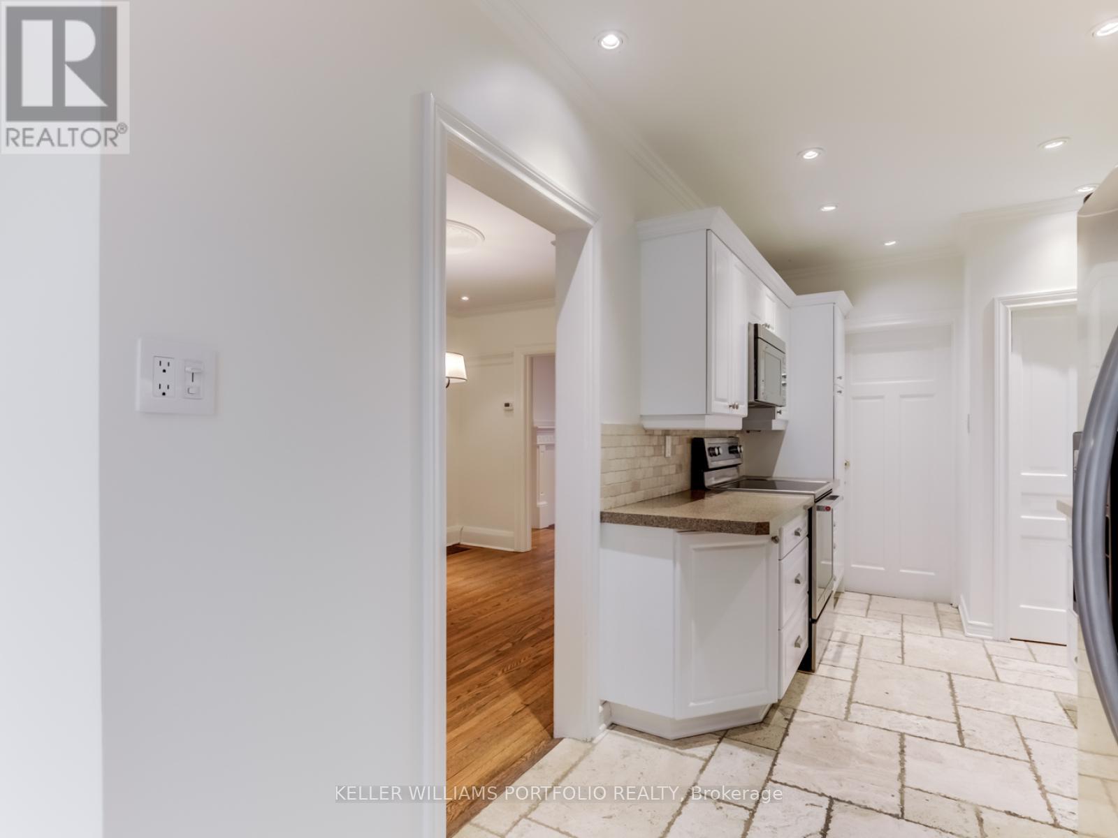 213 Erskine Avenue, Toronto, Ontario  M4P 1Z5 - Photo 8 - C13216696