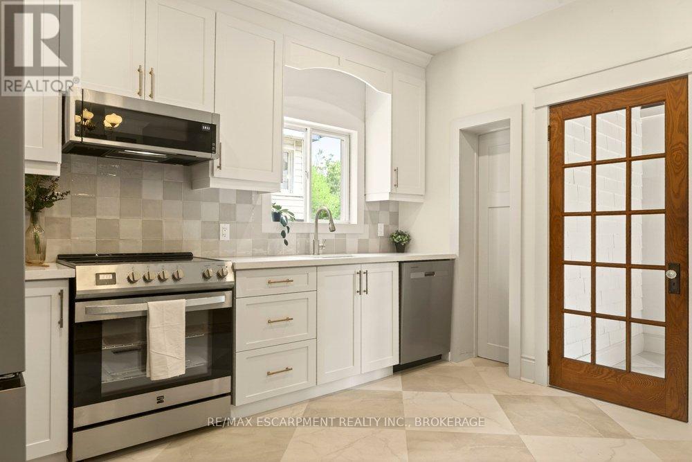 106 Grosvenor Avenue N, Hamilton, Ontario  L8L 7S6 - Photo 15 - X13210556
