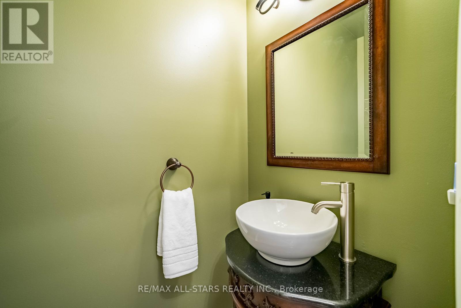 113 Bayberry Street, Whitchurch-Stouffville, Ontario  L4A 0E4 - Photo 18 - N13216678