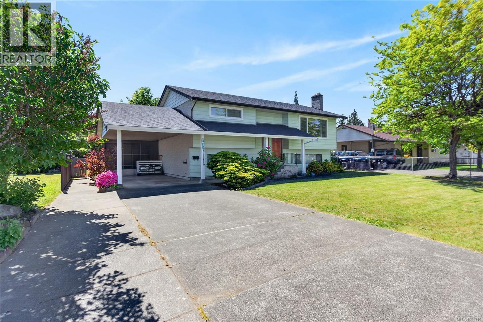 1130 26th St, Courtenay, British Columbia