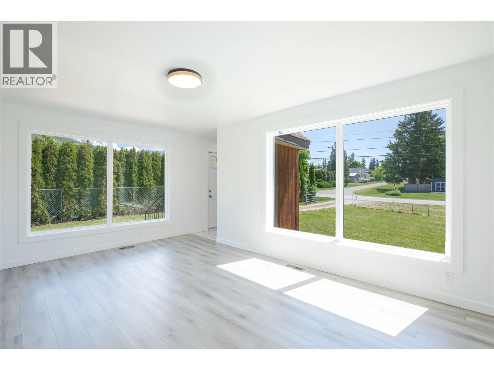 710 Devon Street, Creston, British Columbia  V0B 1G6 - Photo 13 - 10388316