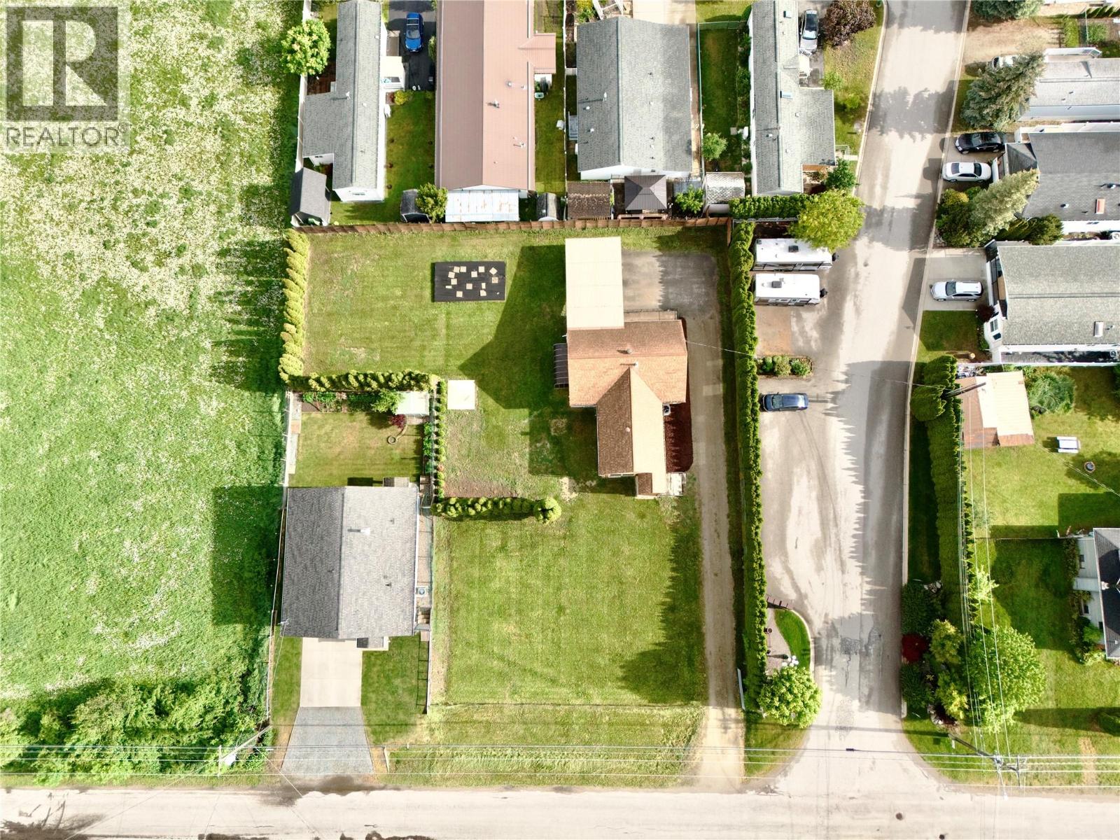710 Devon Street, Creston, British Columbia  V0B 1G6 - Photo 11 - 10388316