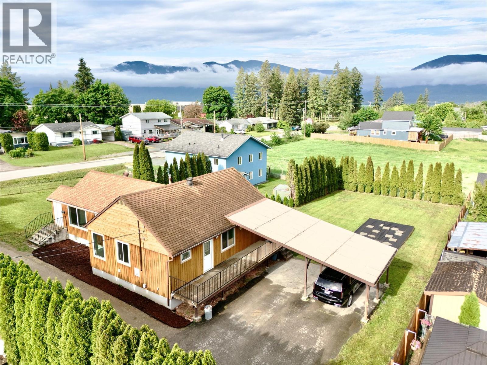 710 Devon Street, Creston, British Columbia  V0B 1G6 - Photo 7 - 10388316