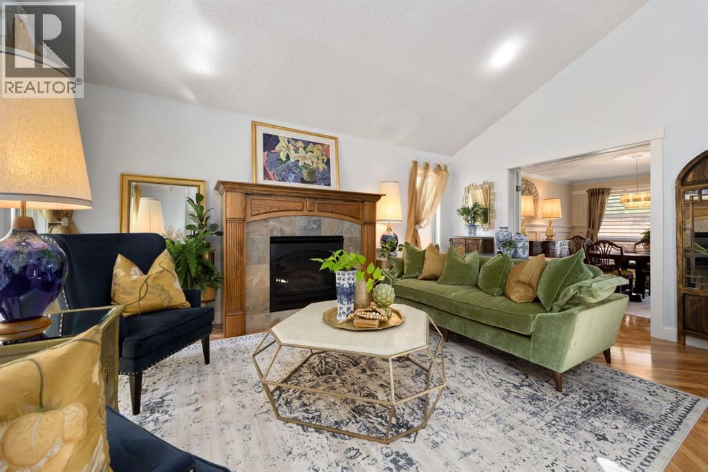 51 Woodridge Close Sw, Calgary, Alberta  T2W 5M2 - Photo 4 - A2313117