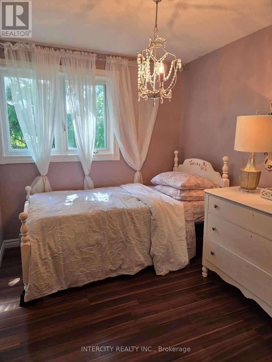 21 Highview Trail, Brampton, Ontario  L6S 1P5 - Photo 12 - W13216618