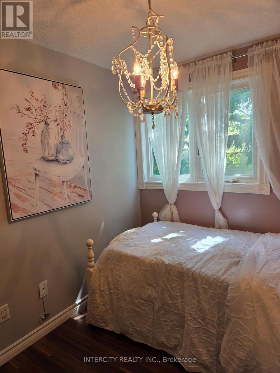 21 Highview Trail, Brampton, Ontario  L6S 1P5 - Photo 14 - W13216618