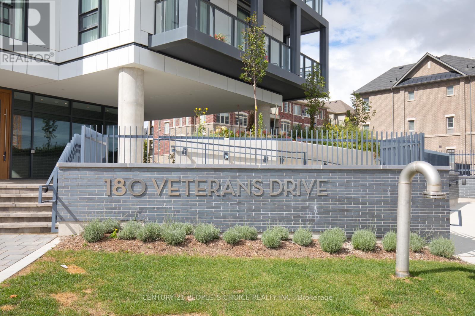 302 - 180 Veterans Drive, Brampton, Ontario  L7A 5G7 - Photo 3 - W13216624