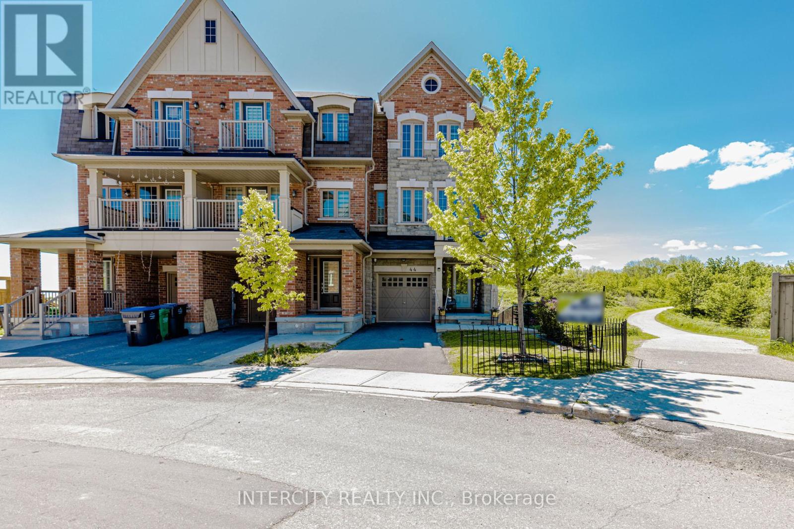 44 Shiff Crescent, Brampton, Ontario  L6Z 0B4 - Photo 1 - W13216628