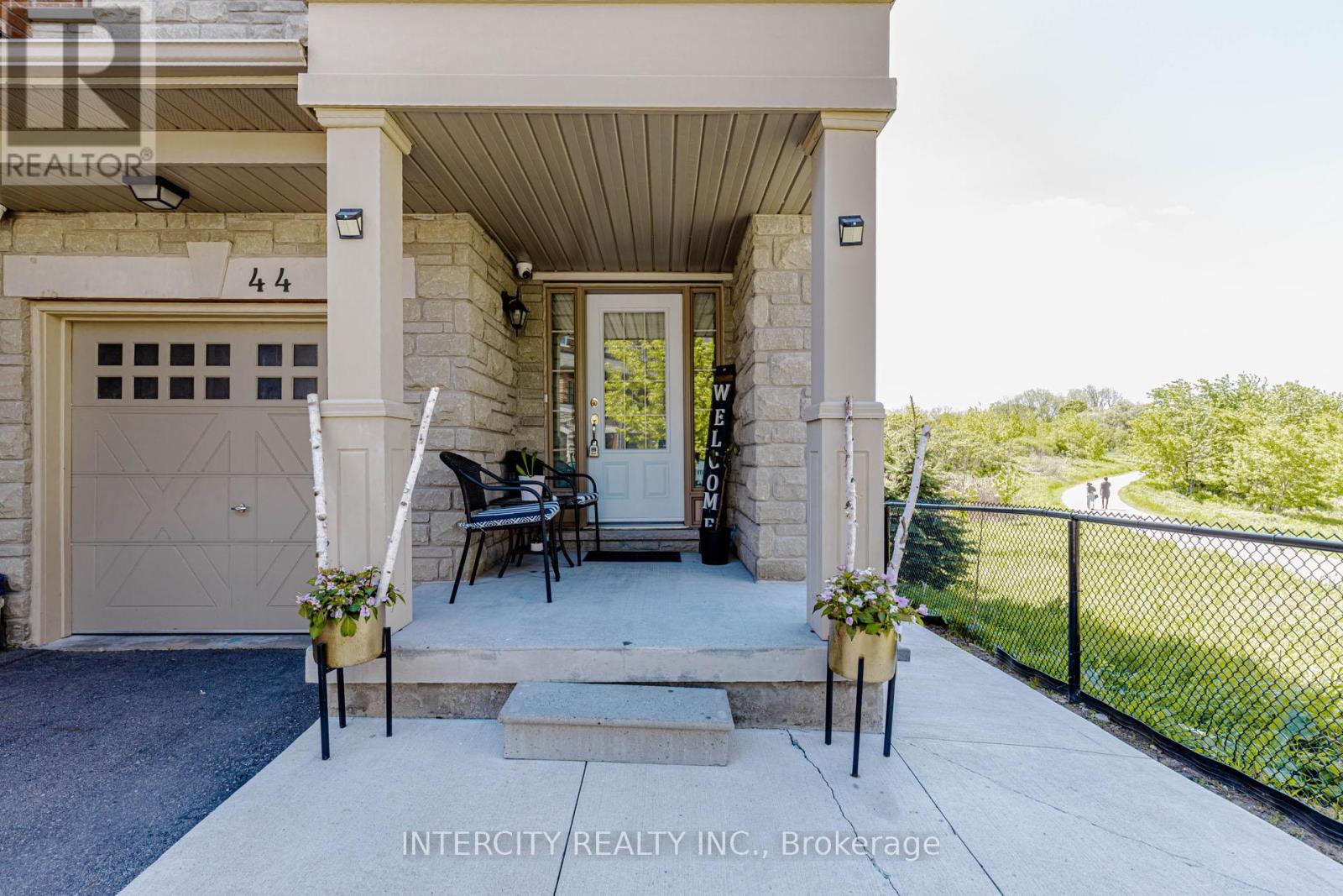 44 Shiff Crescent, Brampton, Ontario  L6Z 0B4 - Photo 3 - W13216628