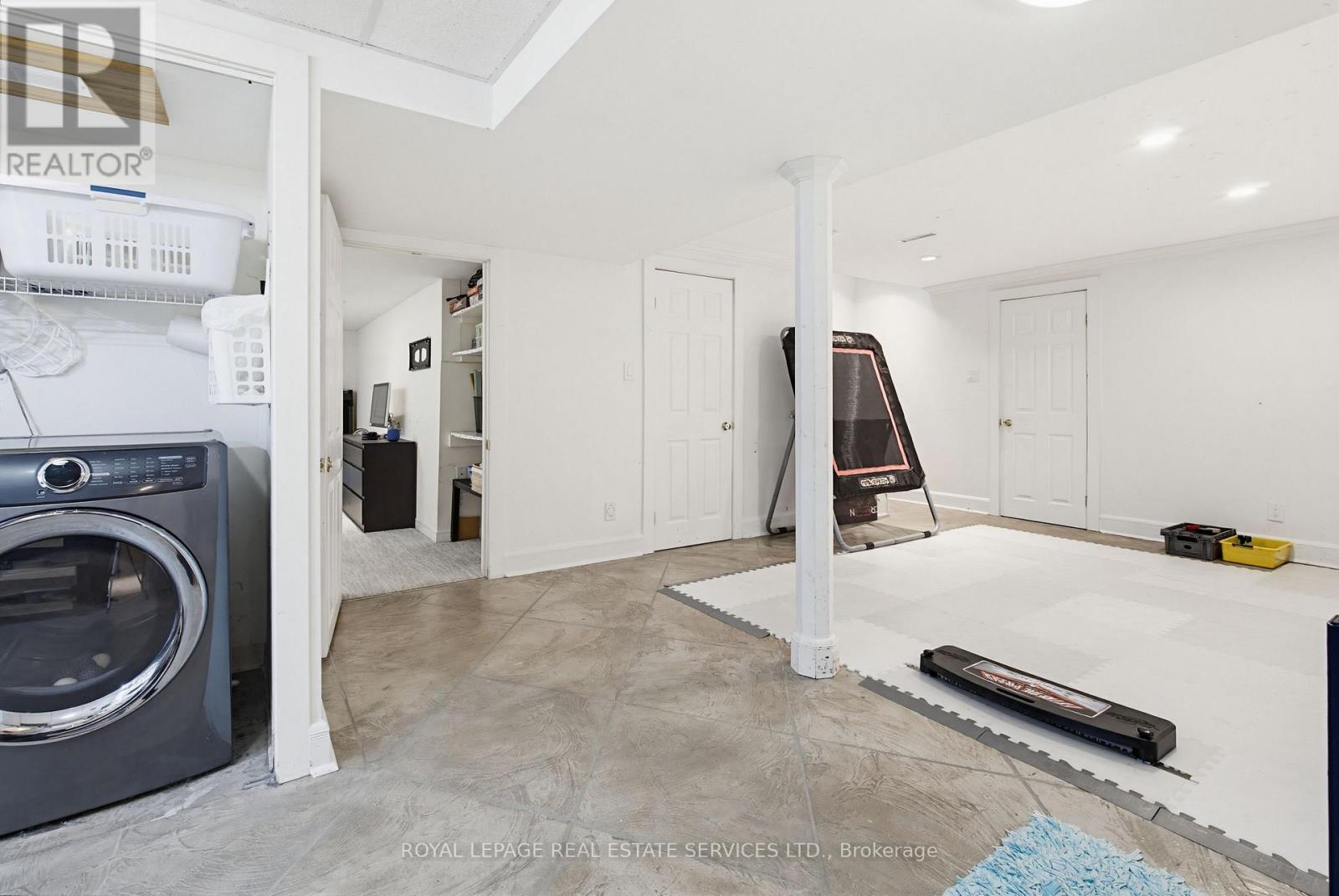 1390 Peerless Court, Oakville, Ontario  L6H 3A4 - Photo 48 - W13216650