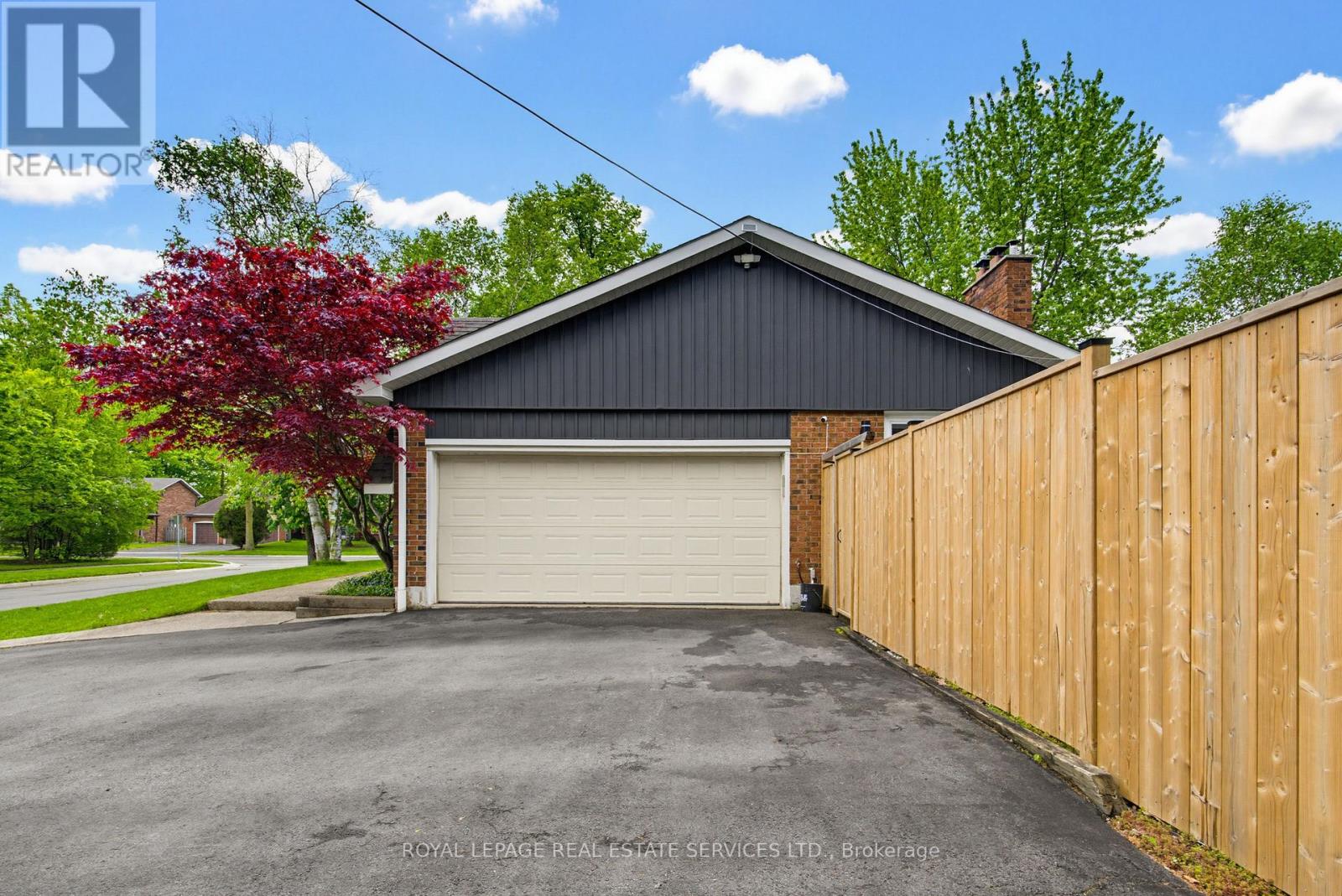 1390 Peerless Court, Oakville, Ontario  L6H 3A4 - Photo 8 - W13216650