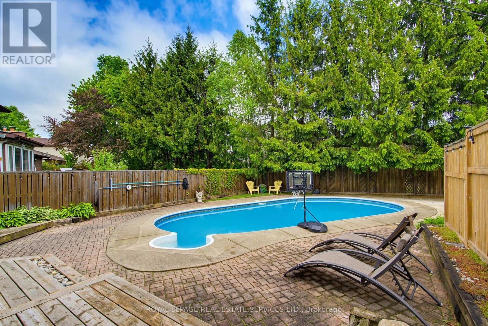 1390 Peerless Court, Oakville, Ontario  L6H 3A4 - Photo 9 - W13216650