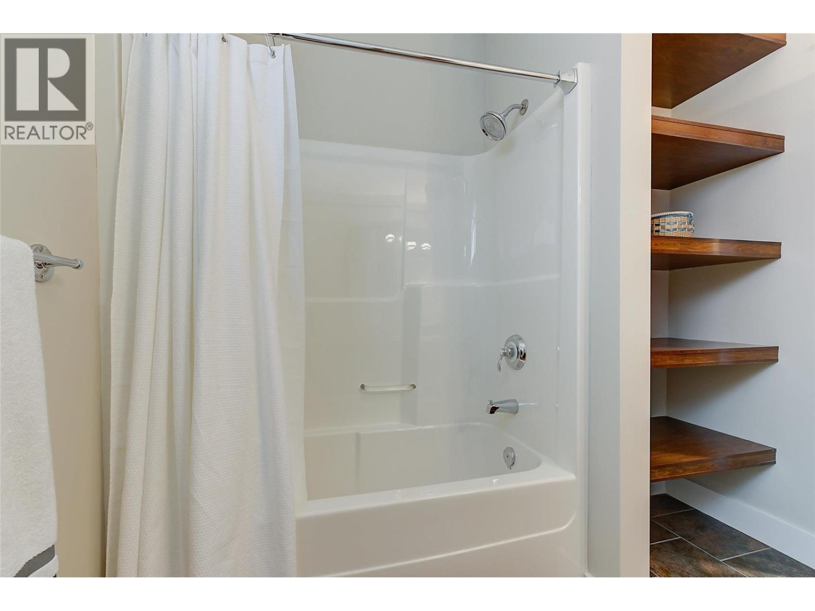 210 Dormie Place, Vernon, British Columbia  V1H 1Y5 - Photo 61 - 10389446
