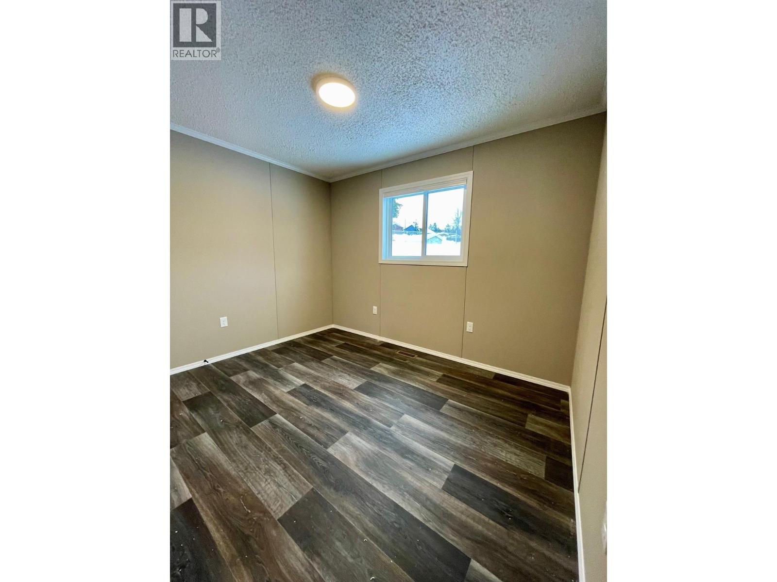22 Cherokee Drive, Elkford, British Columbia  V0B 1H0 - Photo 19 - 10372142