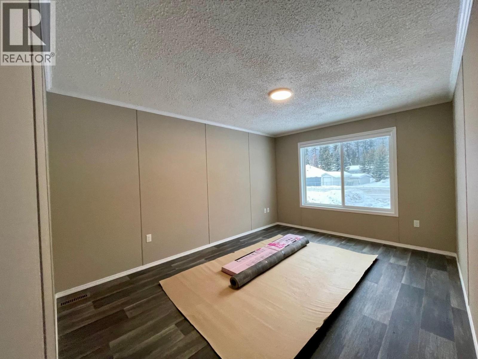 22 Cherokee Drive, Elkford, British Columbia  V0B 1H0 - Photo 25 - 10372142