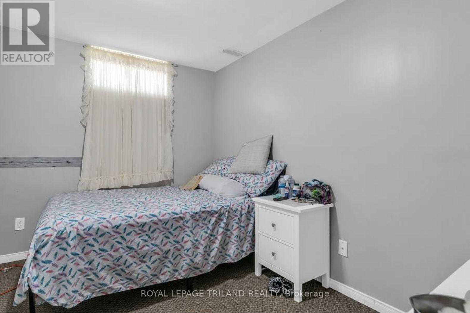 B - 197a Cedarvale Crescent, Waterloo, Ontario N2L 4T3 - Photo 6 - X13216754