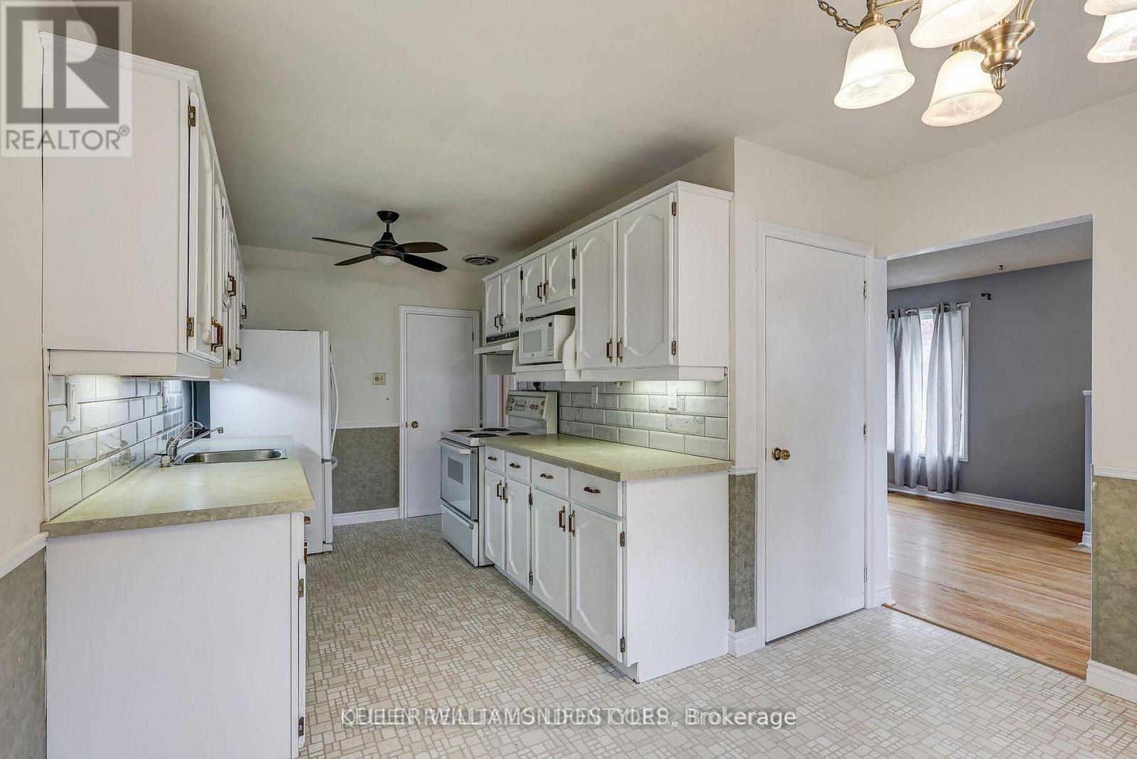 35 Thorncrest Crescent, London South, Ontario  N6J 1K4 - Photo 4 - X13216760