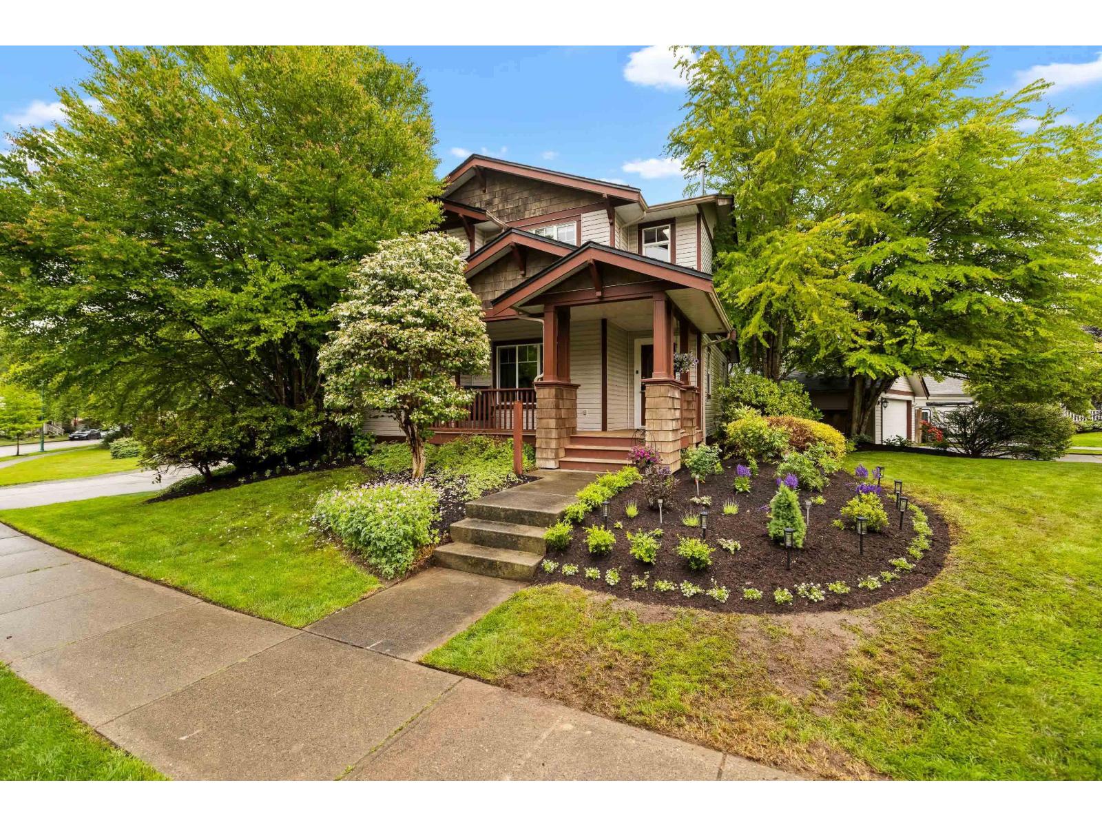 36252 Atwood Crescent, Abbotsford, British Columbia  V3G 2Y8 - Photo 2 - R3129321