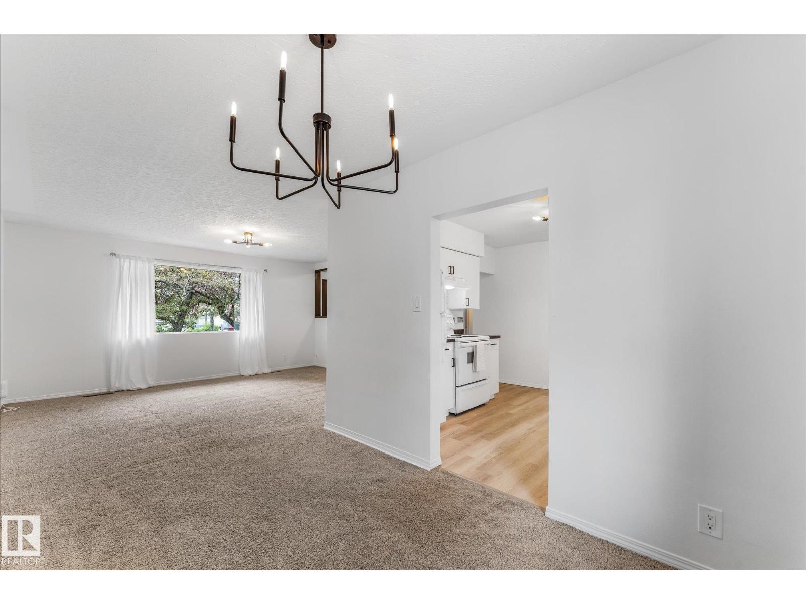 8911 149 St NW, Edmonton, Alberta  T5R 1B7 - Photo 10 - E4490844