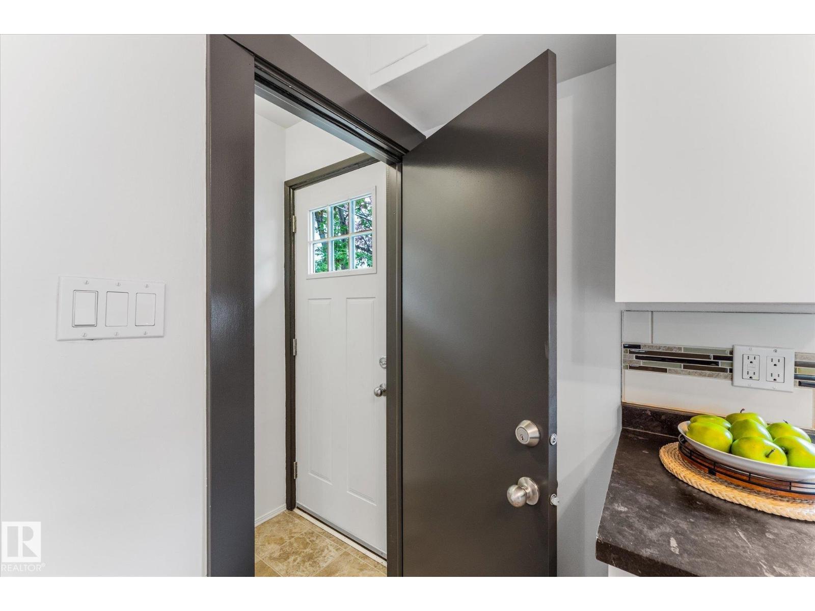 8911 149 St NW, Edmonton, Alberta  T5R 1B7 - Photo 22 - E4490844