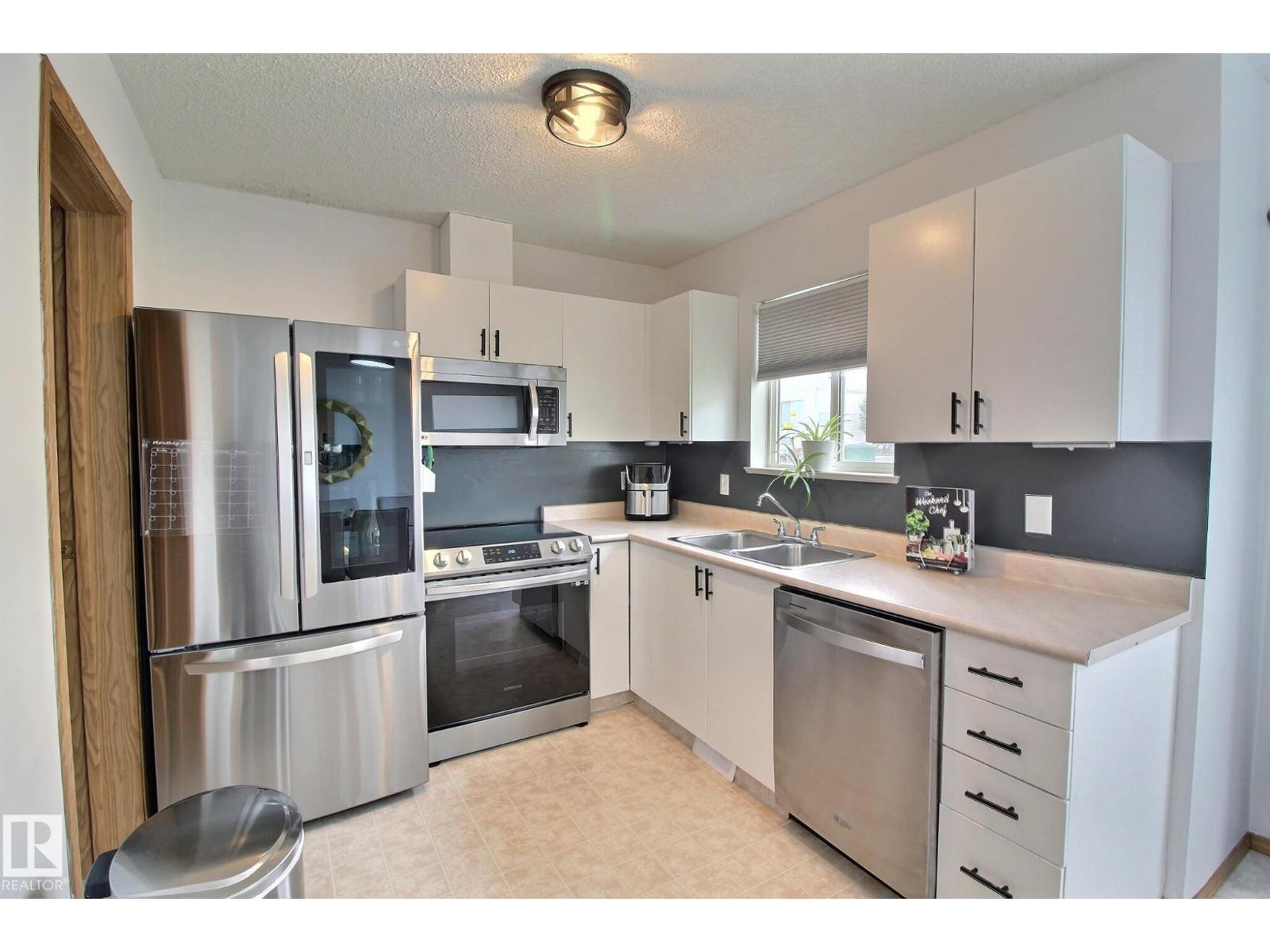 #701 610 King St, Spruce Grove, Alberta T7Z 4J9 - Photo 1 - E4490845
