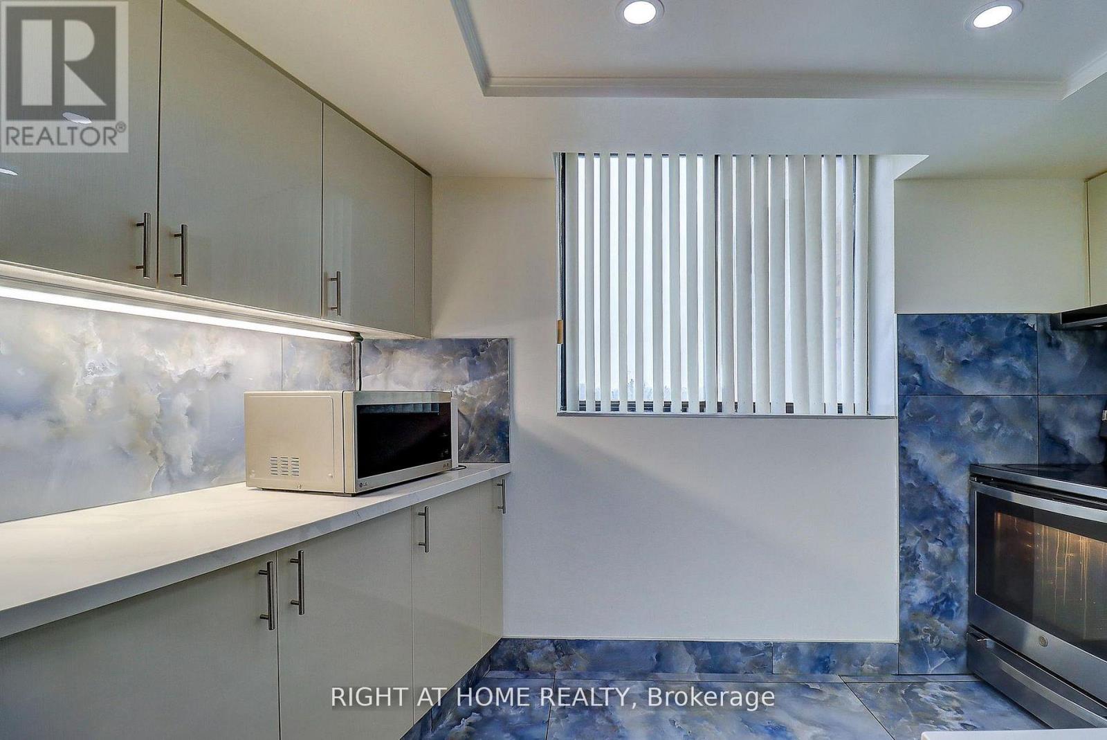 605 - 757 Victoria Park Avenue, Toronto, Ontario  M4C 5N8 - Photo 15 - E13216788