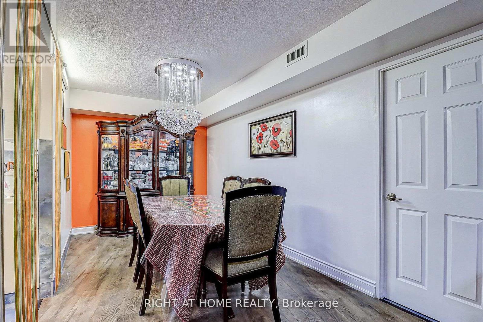 605 - 757 Victoria Park Avenue, Toronto, Ontario  M4C 5N8 - Photo 6 - E13216788
