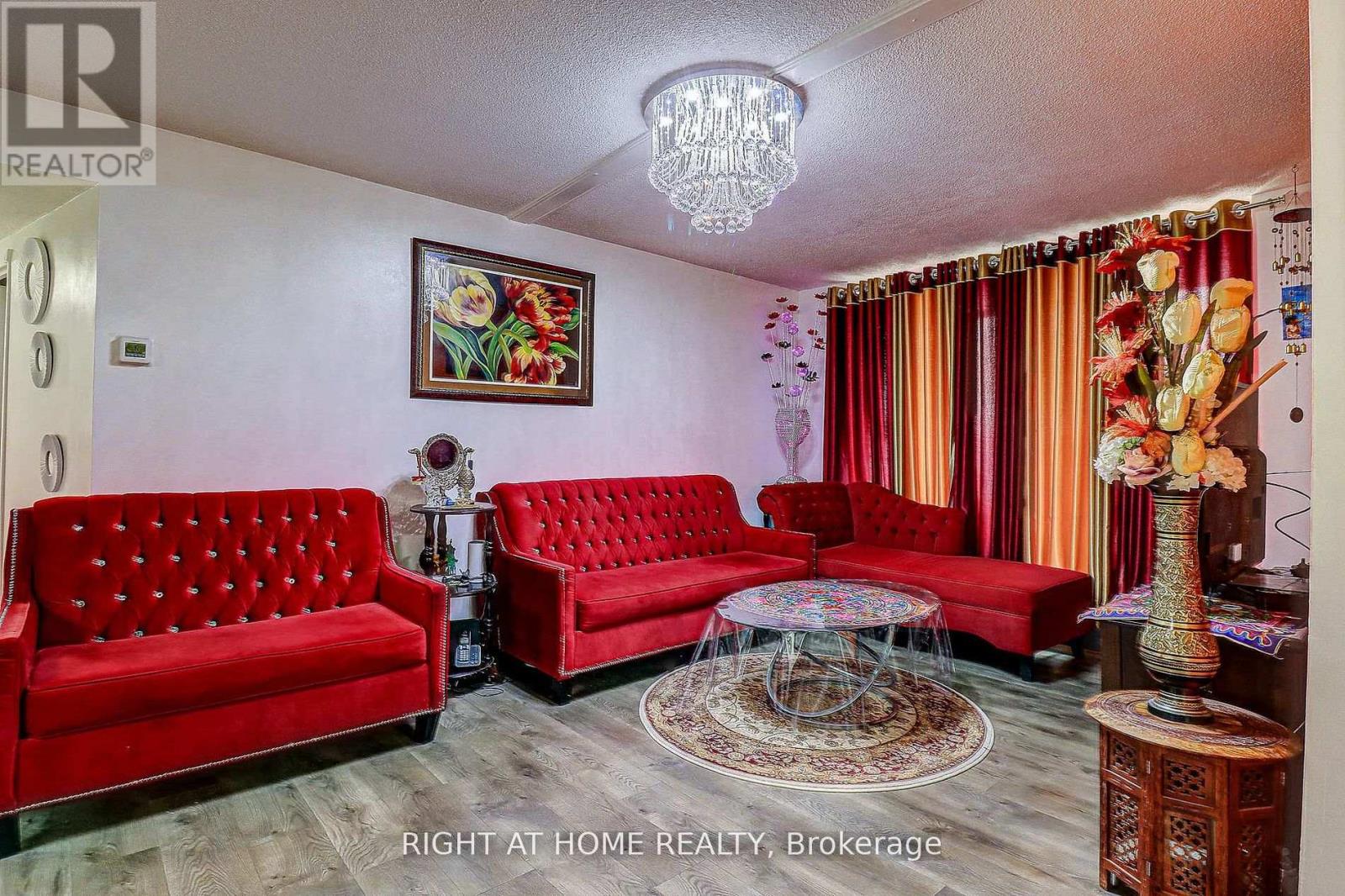 605 - 757 Victoria Park Avenue, Toronto, Ontario  M4C 5N8 - Photo 8 - E13216788