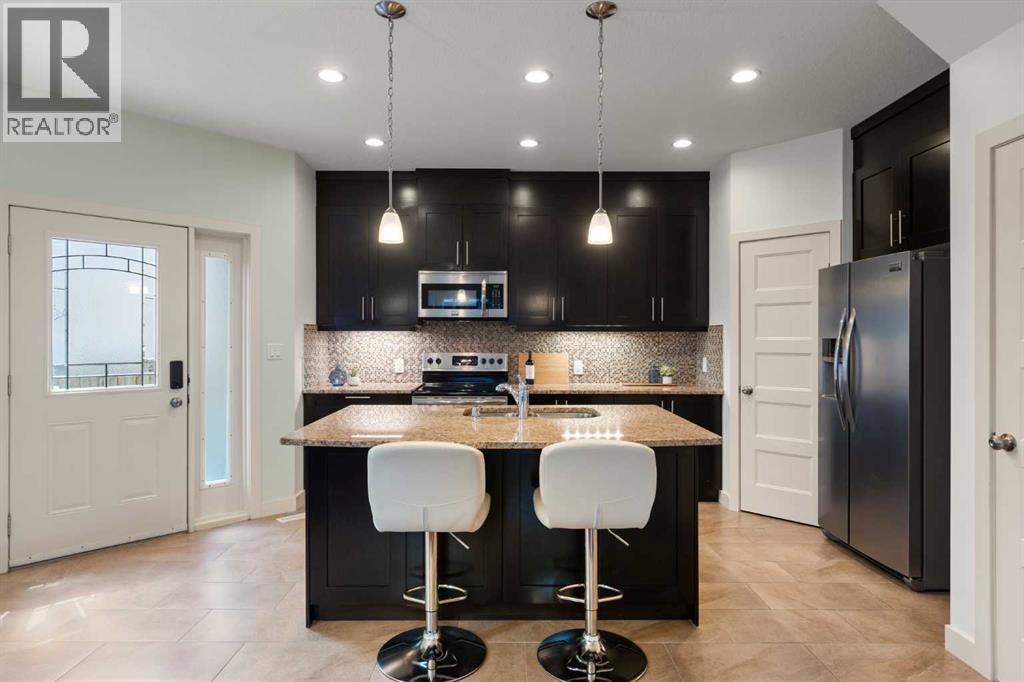 2, 6110 Bowness Road Nw, Calgary, Alberta  T3B 0E1 - Photo 3 - A2313444