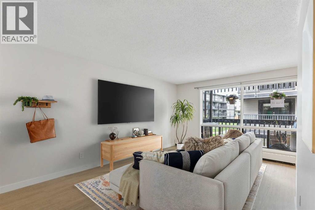 17, 3519 49 Street NW, Calgary, Alberta  T3A 2E1 - Photo 2 - A2314631