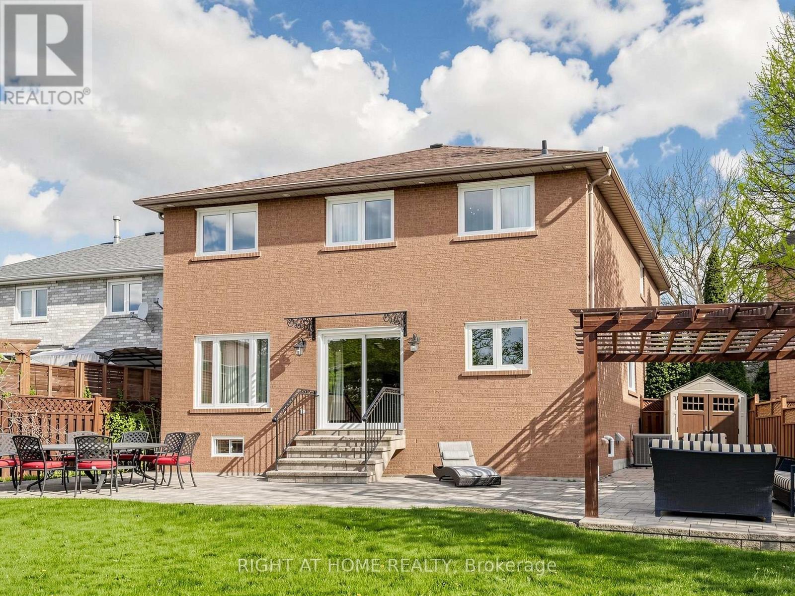 27 Crimson Court, Richmond Hill, Ontario  L4C 0J5 - Photo 42 - N13216736