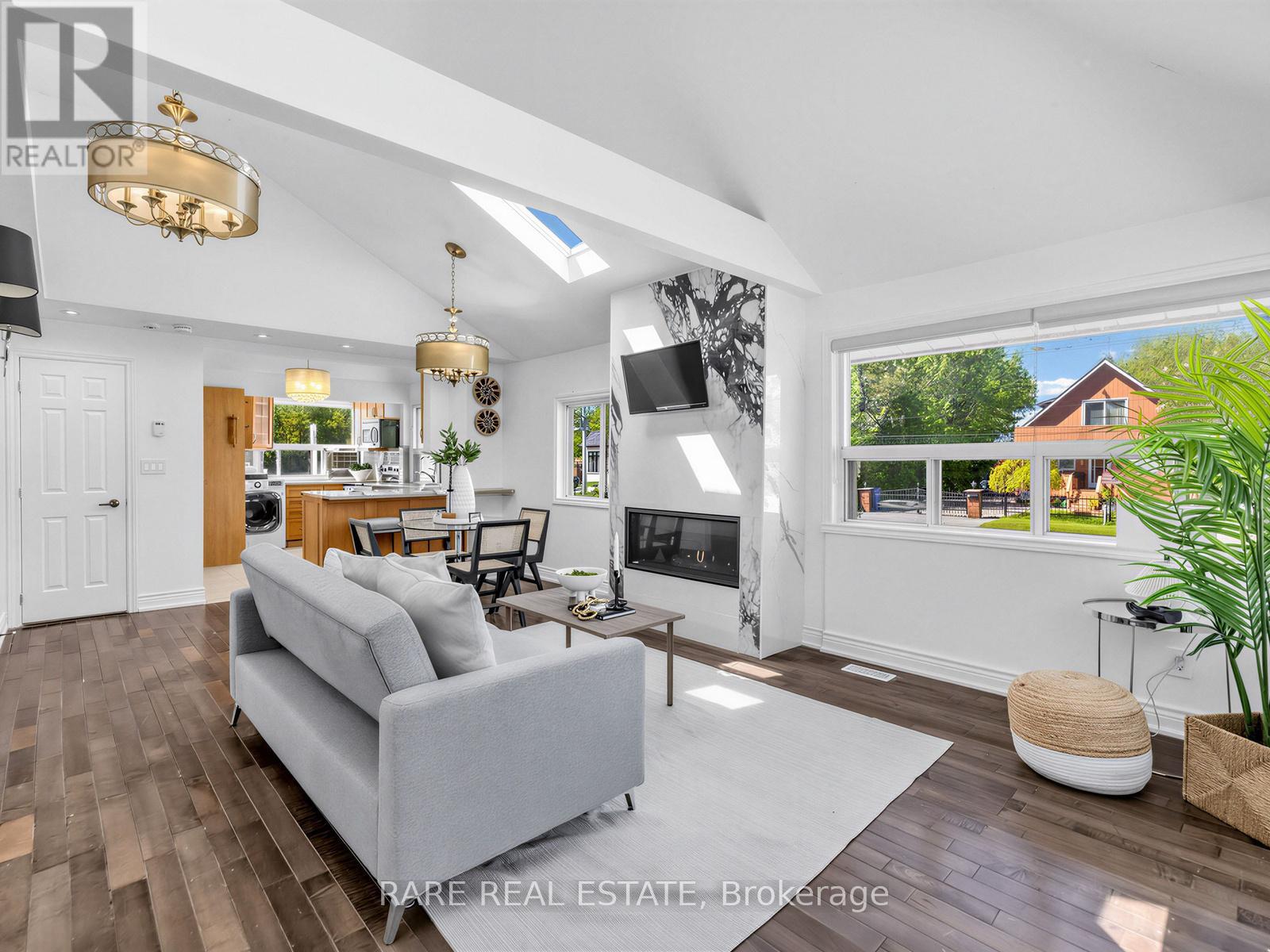 205 BEACH ROAD, Georgina, Ontario